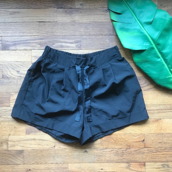 apana yoga shorts
